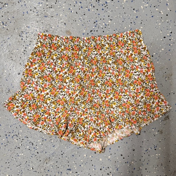 Wild Fable High Waist Floral Ruffle Hem Shorts - Picture 6 of 8